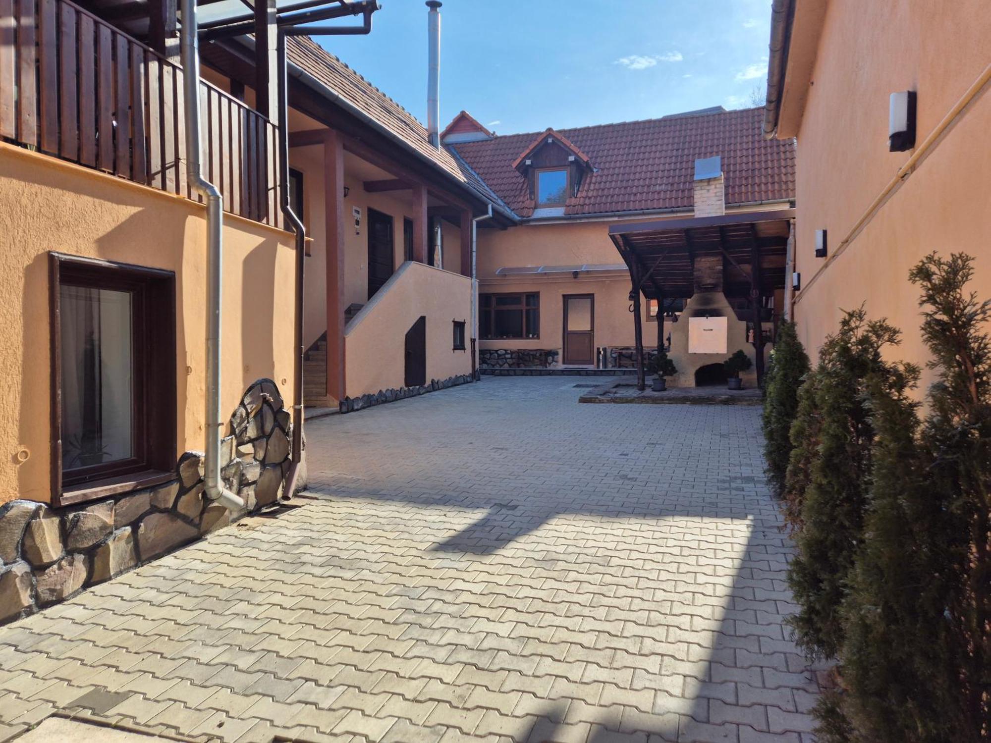 Pensiunea Carul Mare Rasinari Exterior photo